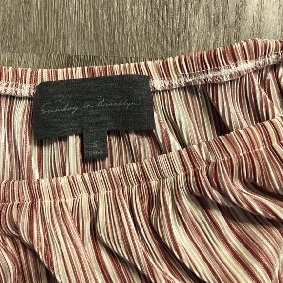 Striped top, off the shoulder - Picture 4 of 4